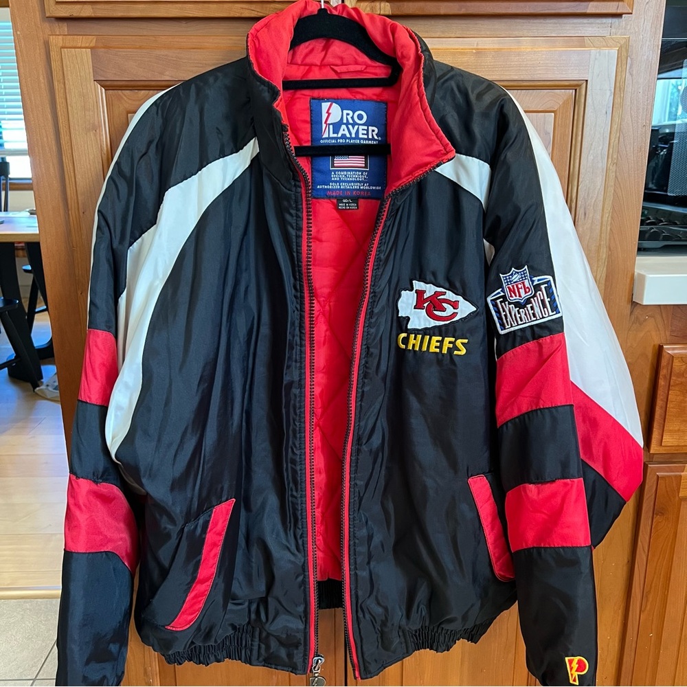 Pro Player Vintage NFL Kansas City Chiefs Puffer Jacket Men’s L